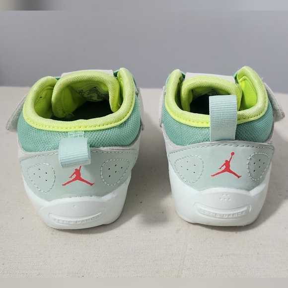 6C Jordan Toddler Sneakers - Mint Green and White - Picture 3 of 6